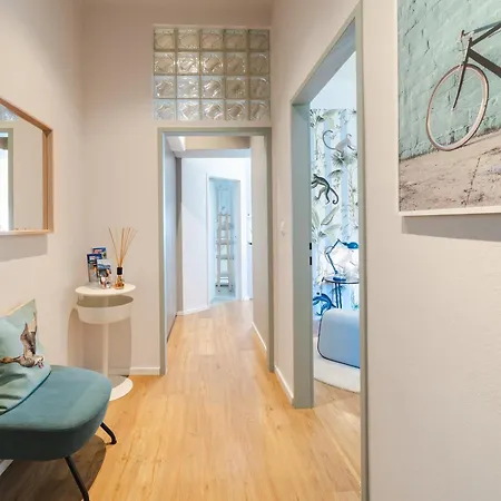 Blue Flat By Grazrentals 2 Bedrooms For Groups & Free Parking Γκρατς