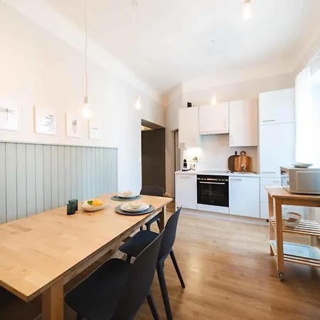 Blue Flat By Grazrentals 2 Bedrooms For Groups & Free Parking Lejlighed