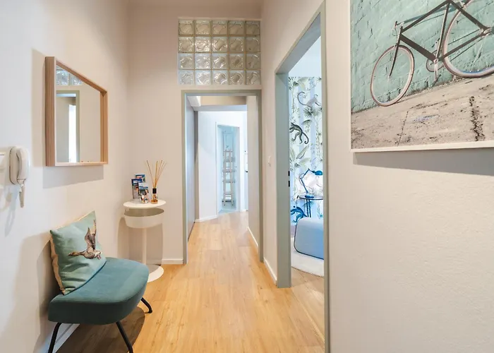 Blue Flat By Grazrentals 2 Bedrooms For Groups & Free Parking Γκρατς